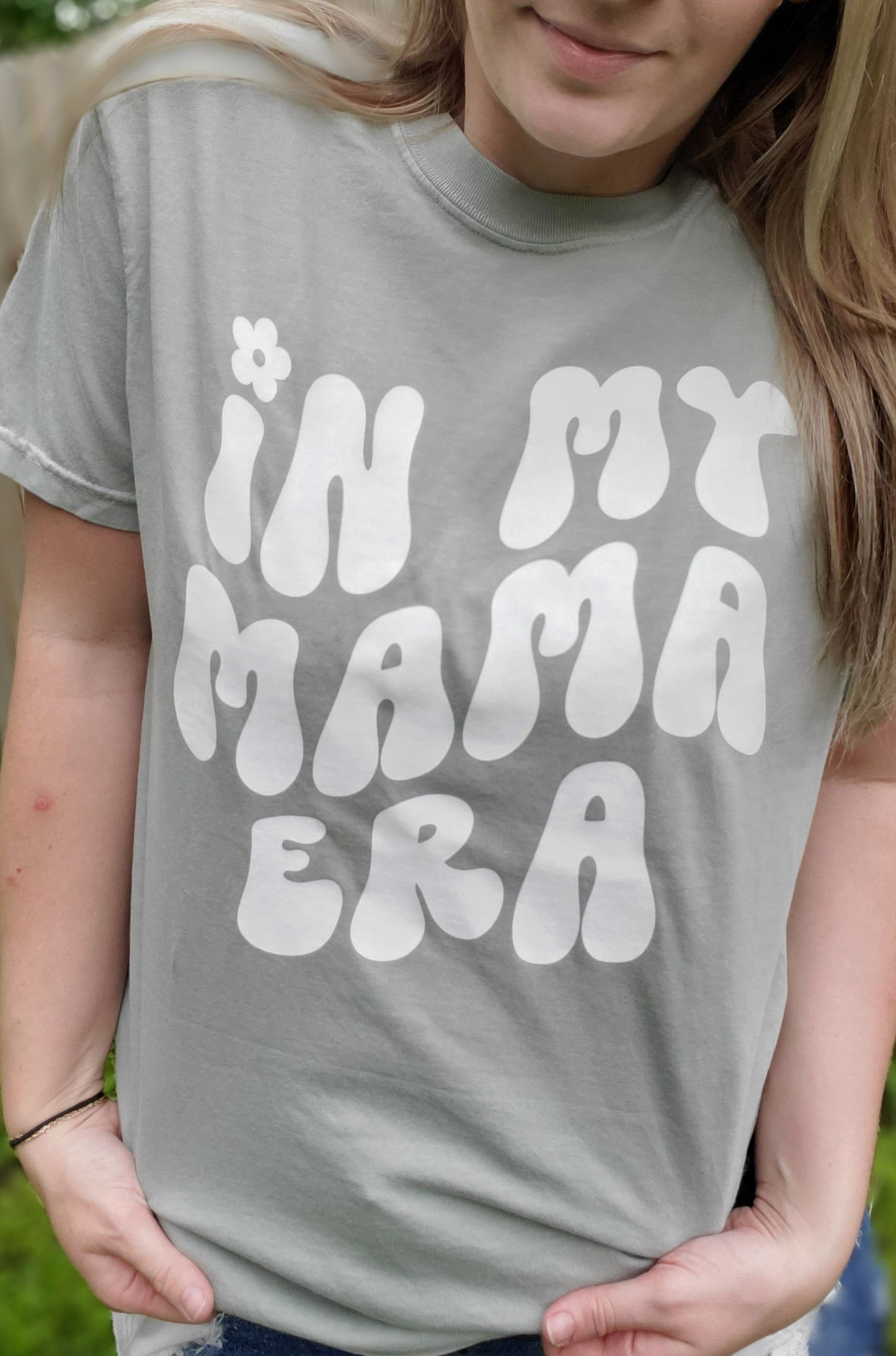 IN MY MAMA ERA Light Sage Vintage Wash Tee