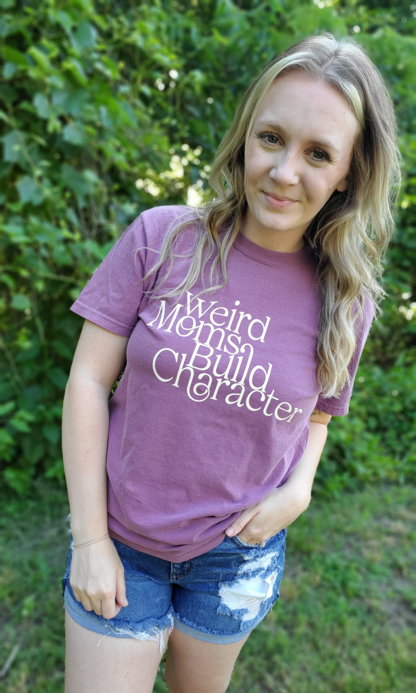 WEIRD MOMS Berry Vintage Wash Tee