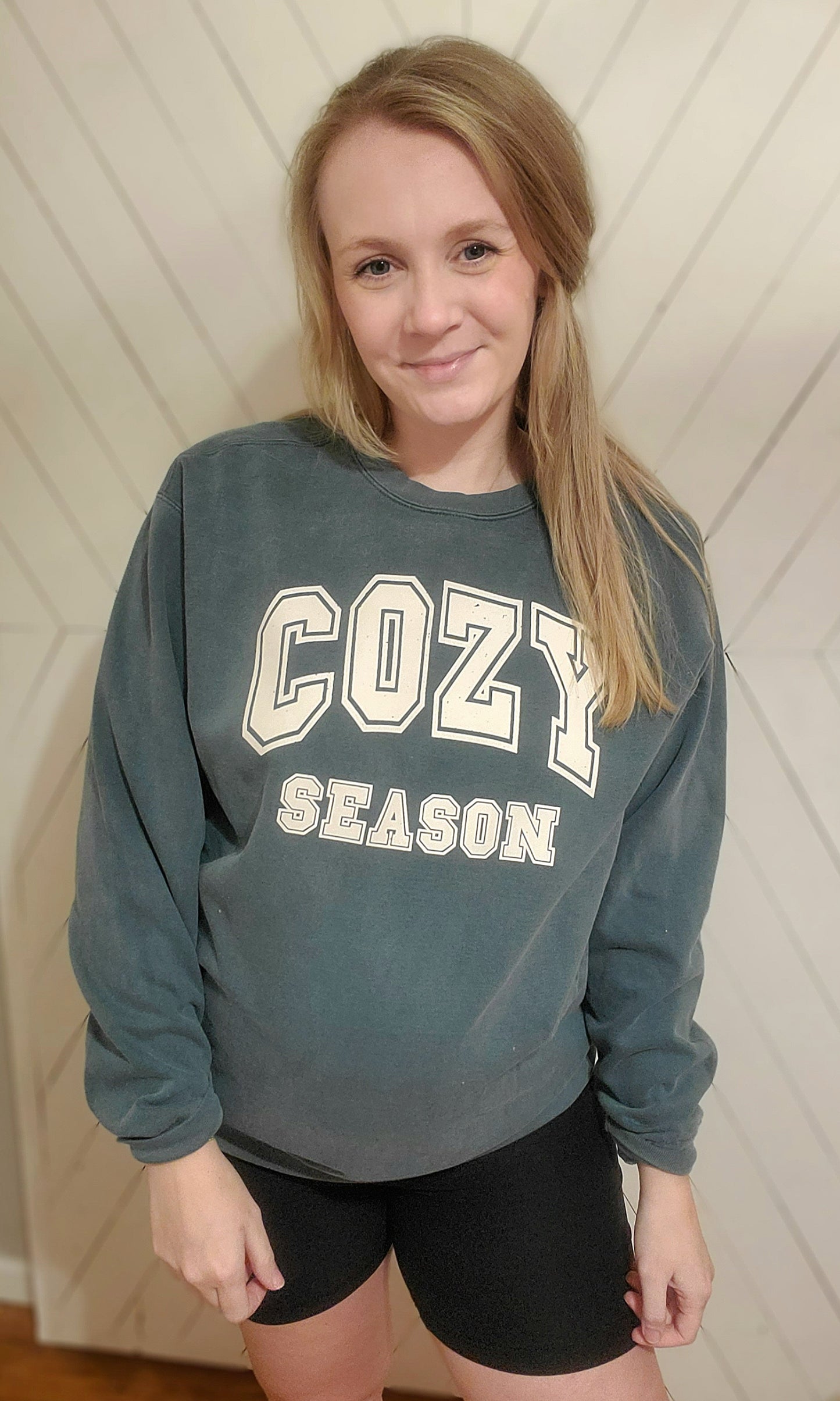 COZY SEASON Hunter Green Vintage Wash Crewneck