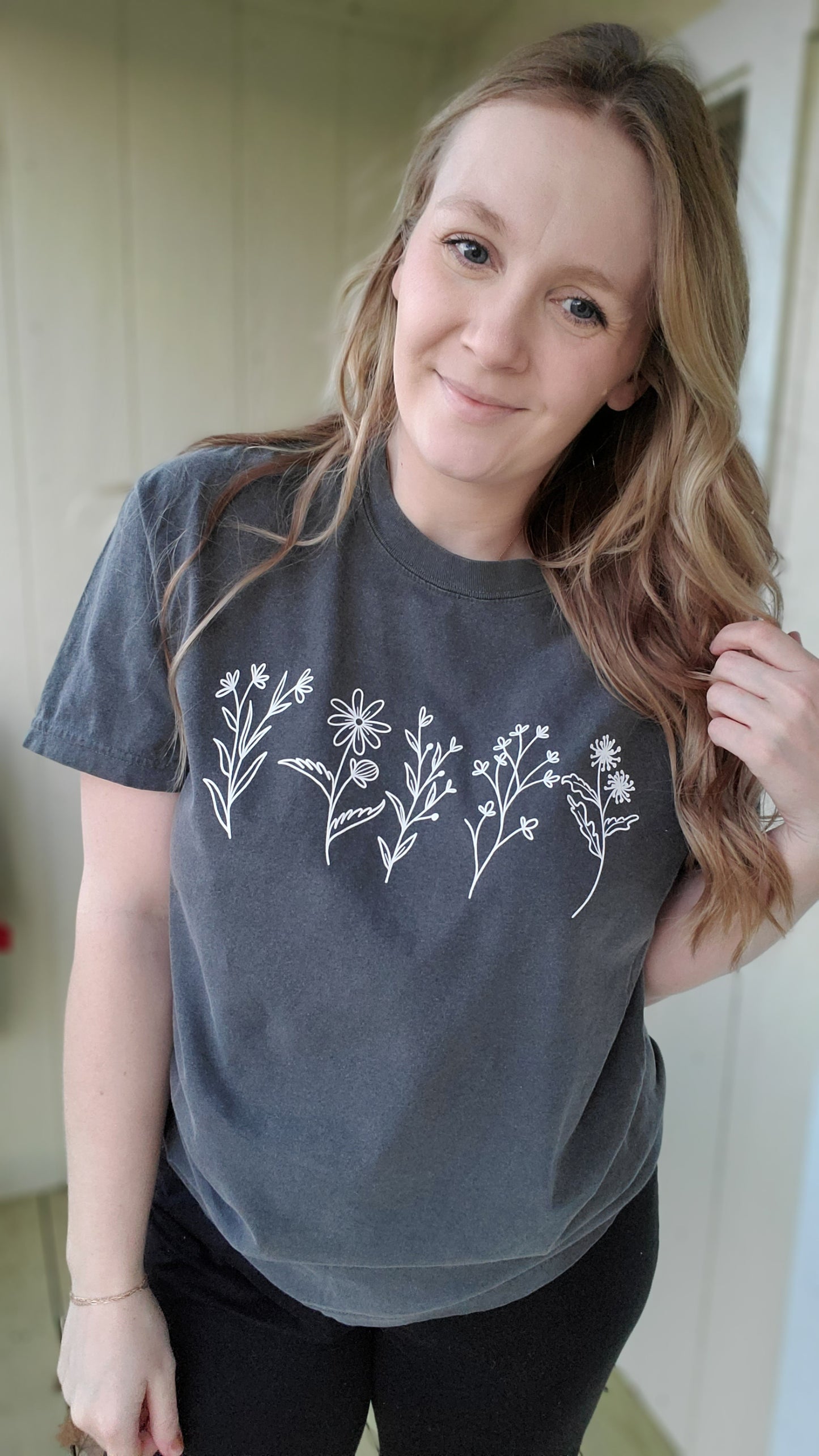 SIMPLE WILDFLOWERS Charcoal Vintage Wash Short Sleeve Tee