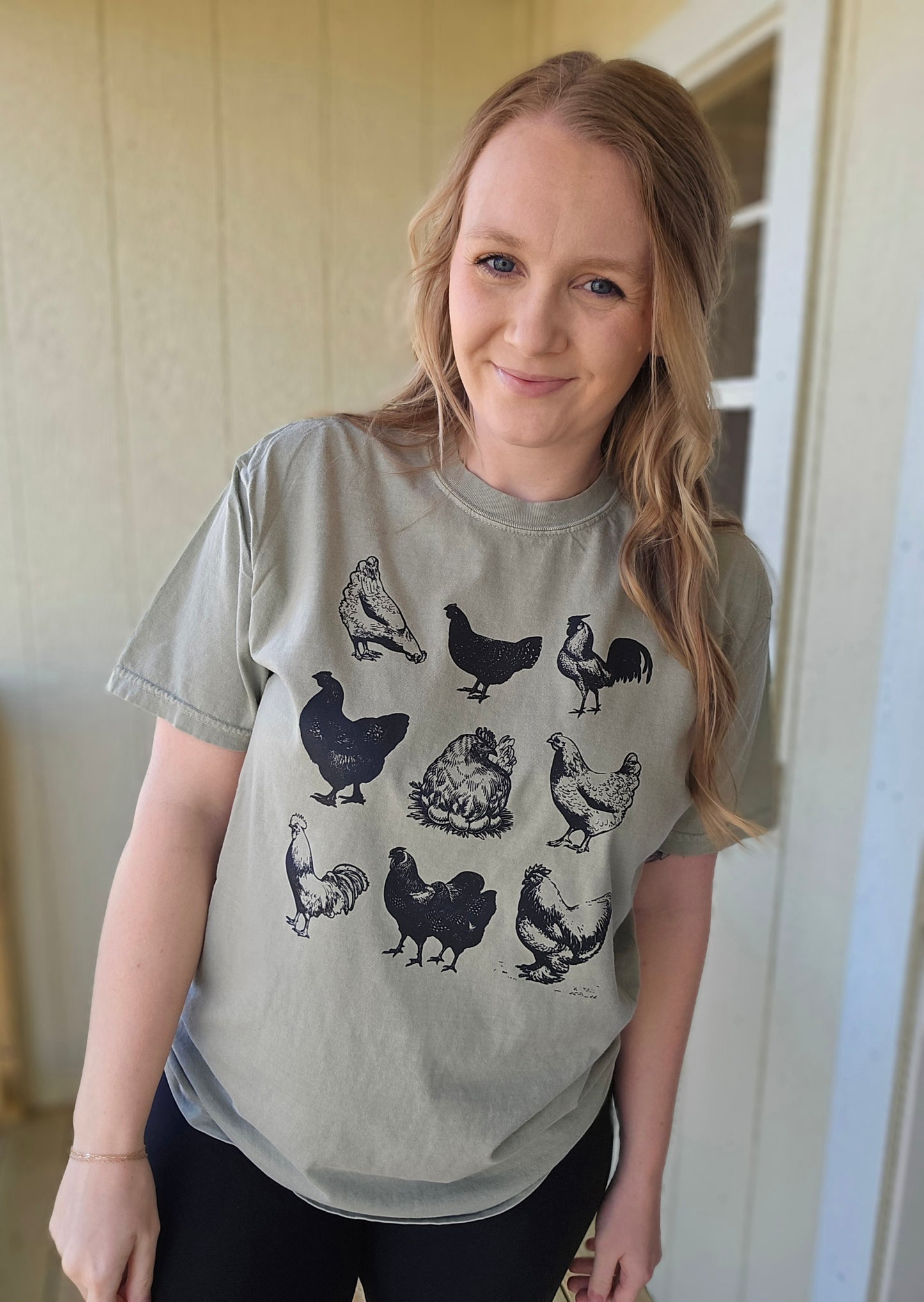 BARNYARD CHICKENS Taupe Vintage Wash Short Sleeve Tee