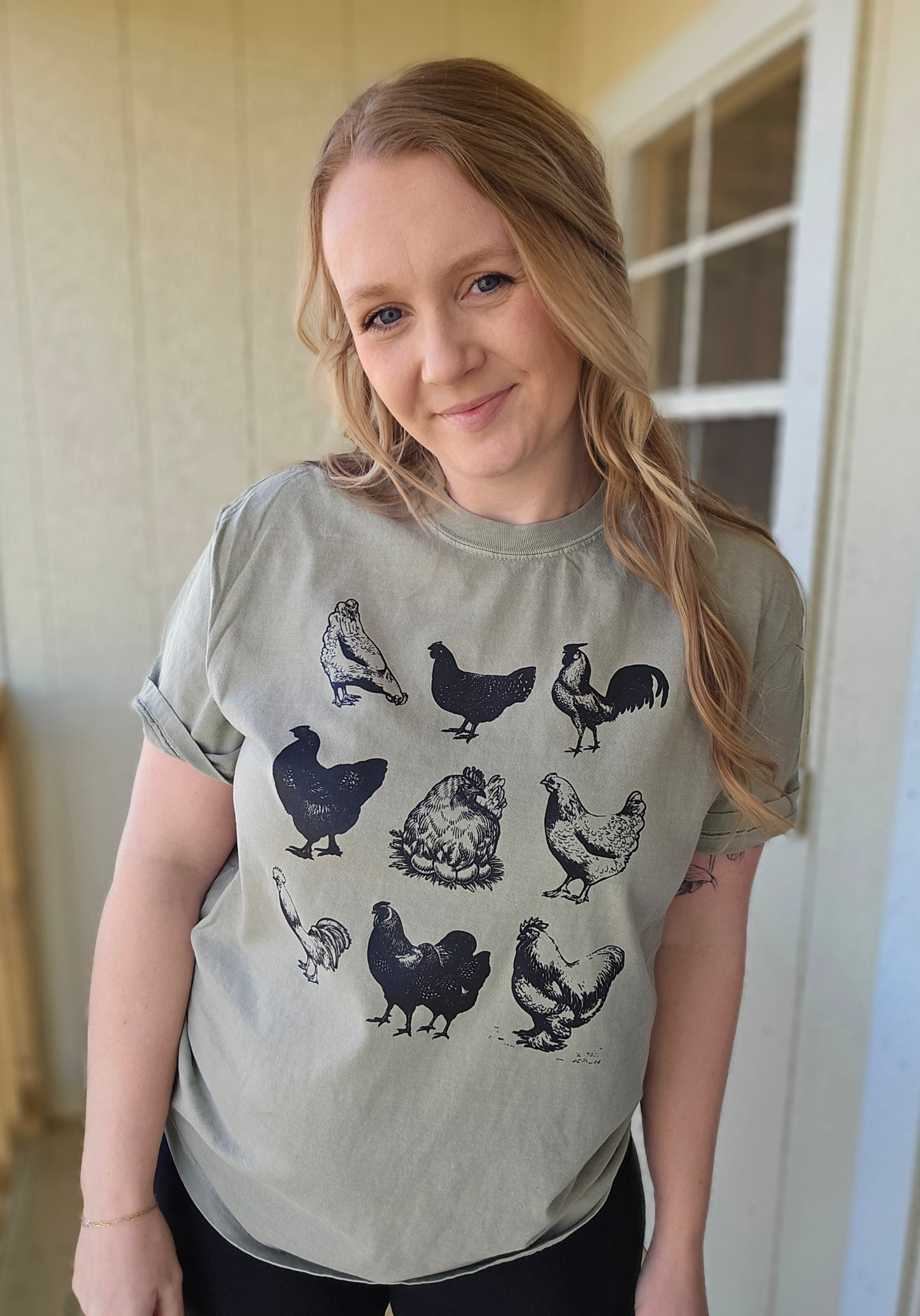 BARNYARD CHICKENS Taupe Vintage Wash Short Sleeve Tee