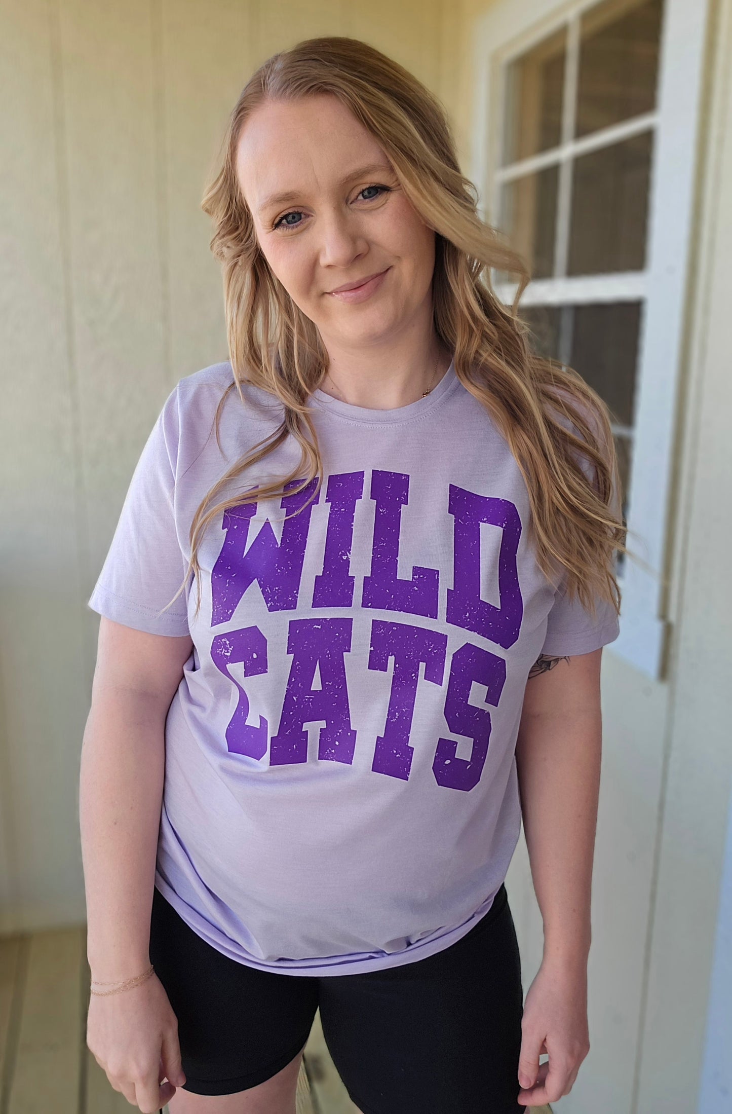 WILDCATS Distressed Arch Lavender Short Sleeve Tee