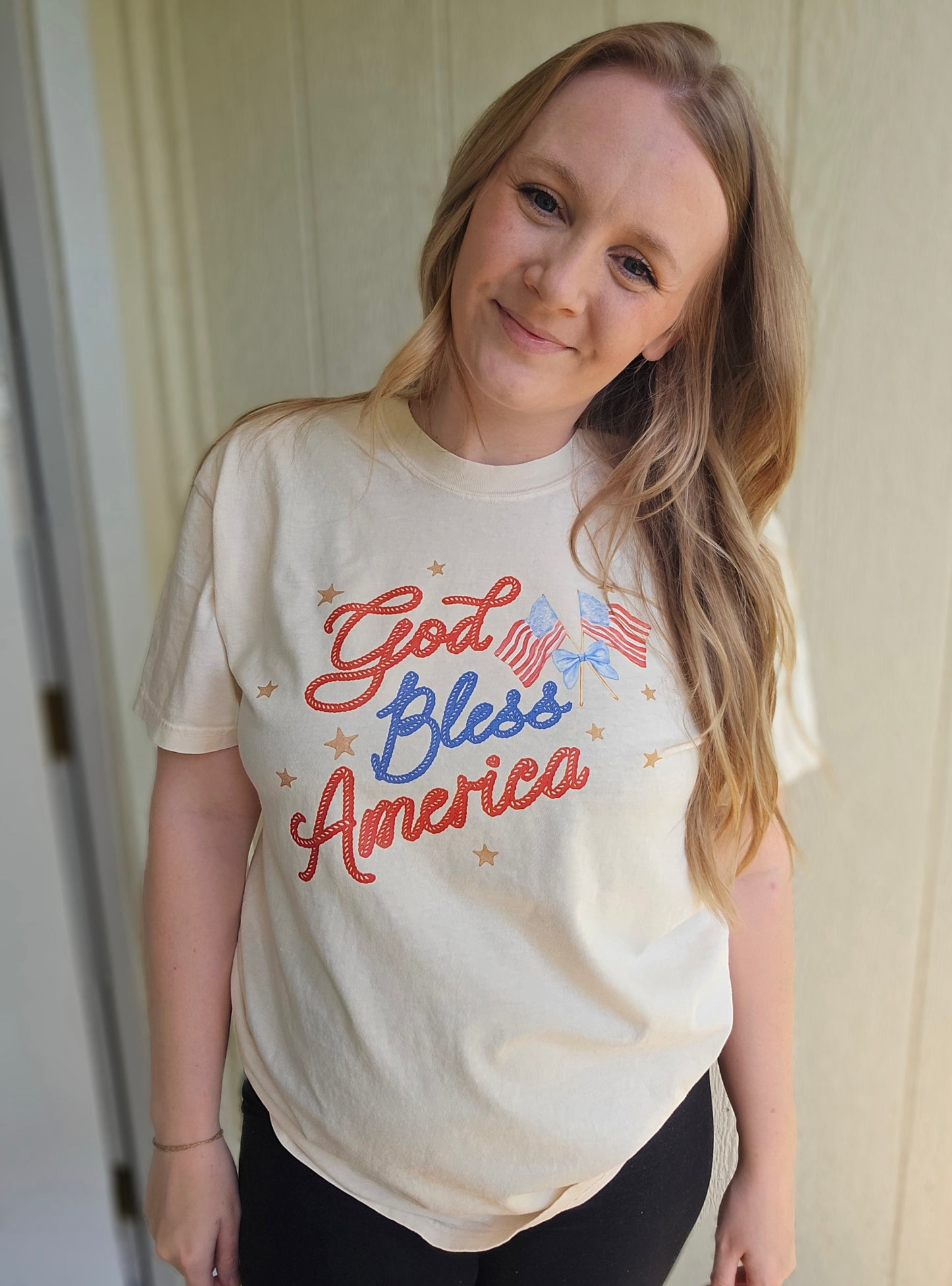 GOD BLESS AMERICA Ivory Vintage Wash Short Sleeve Tee