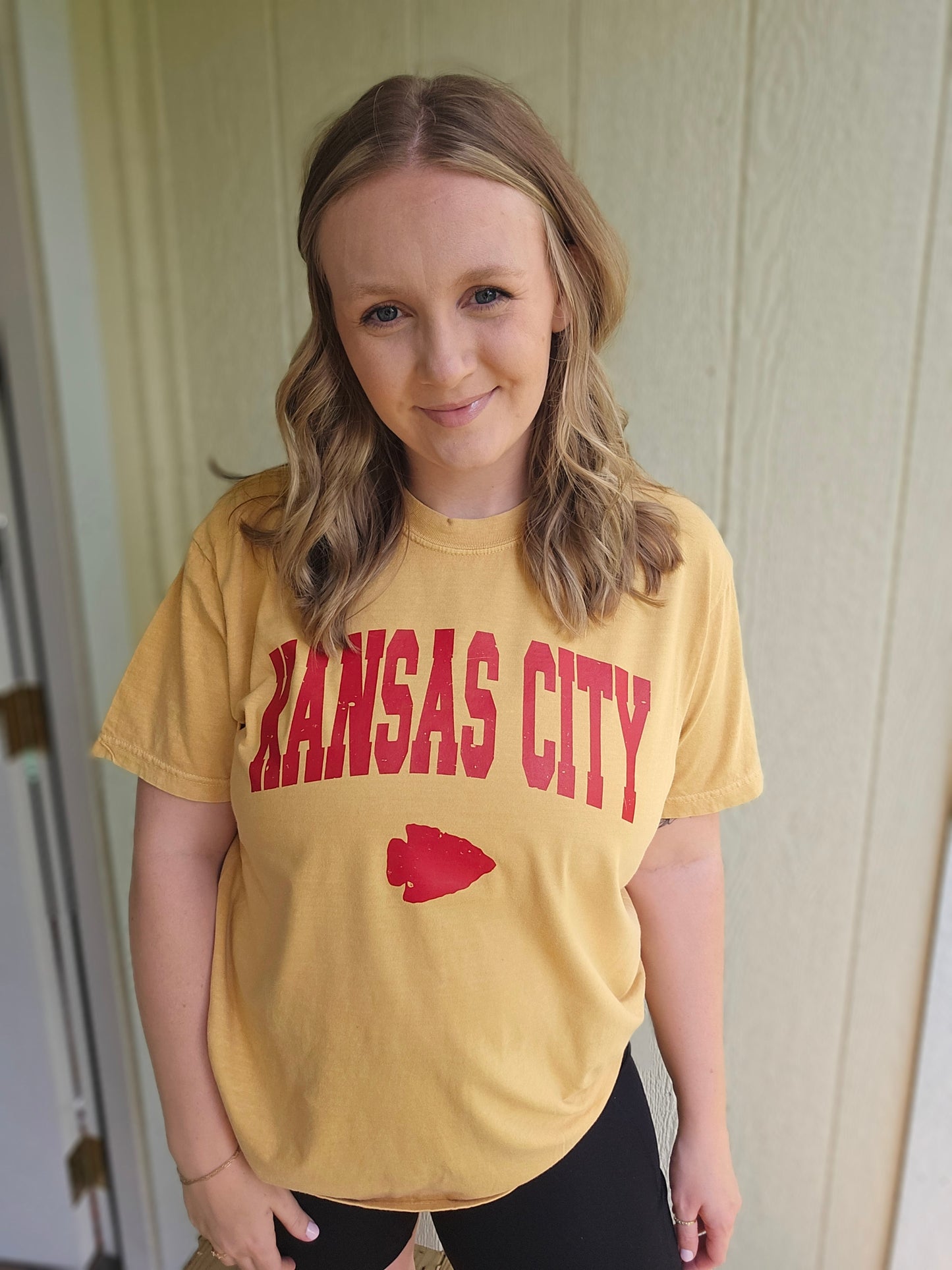 KANSAS CITY Arch Mustard Vintage Wash Short Sleeve Tee