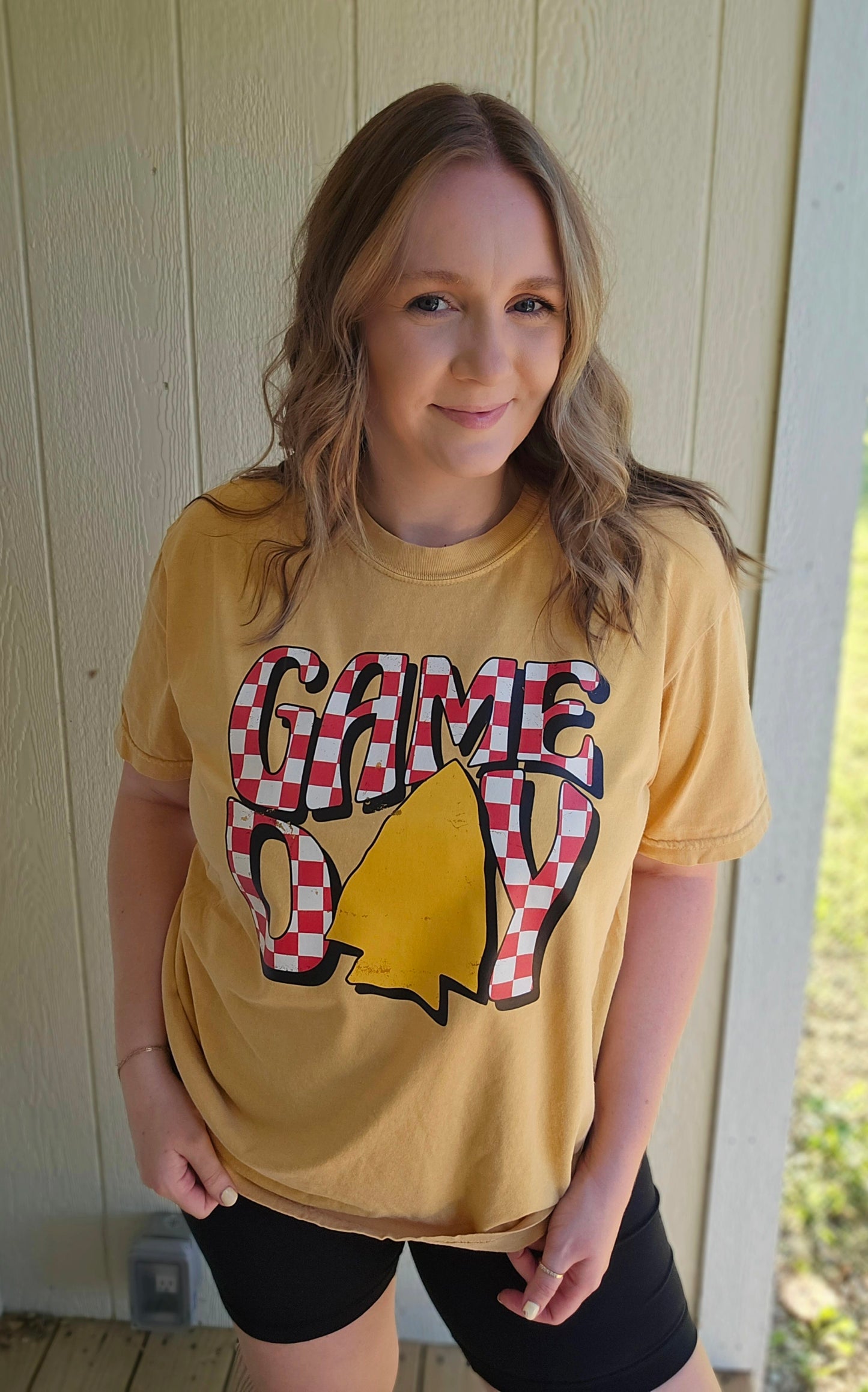 GAME DAY Arrow Mustard Vintage Wash Short Sleeve Tee