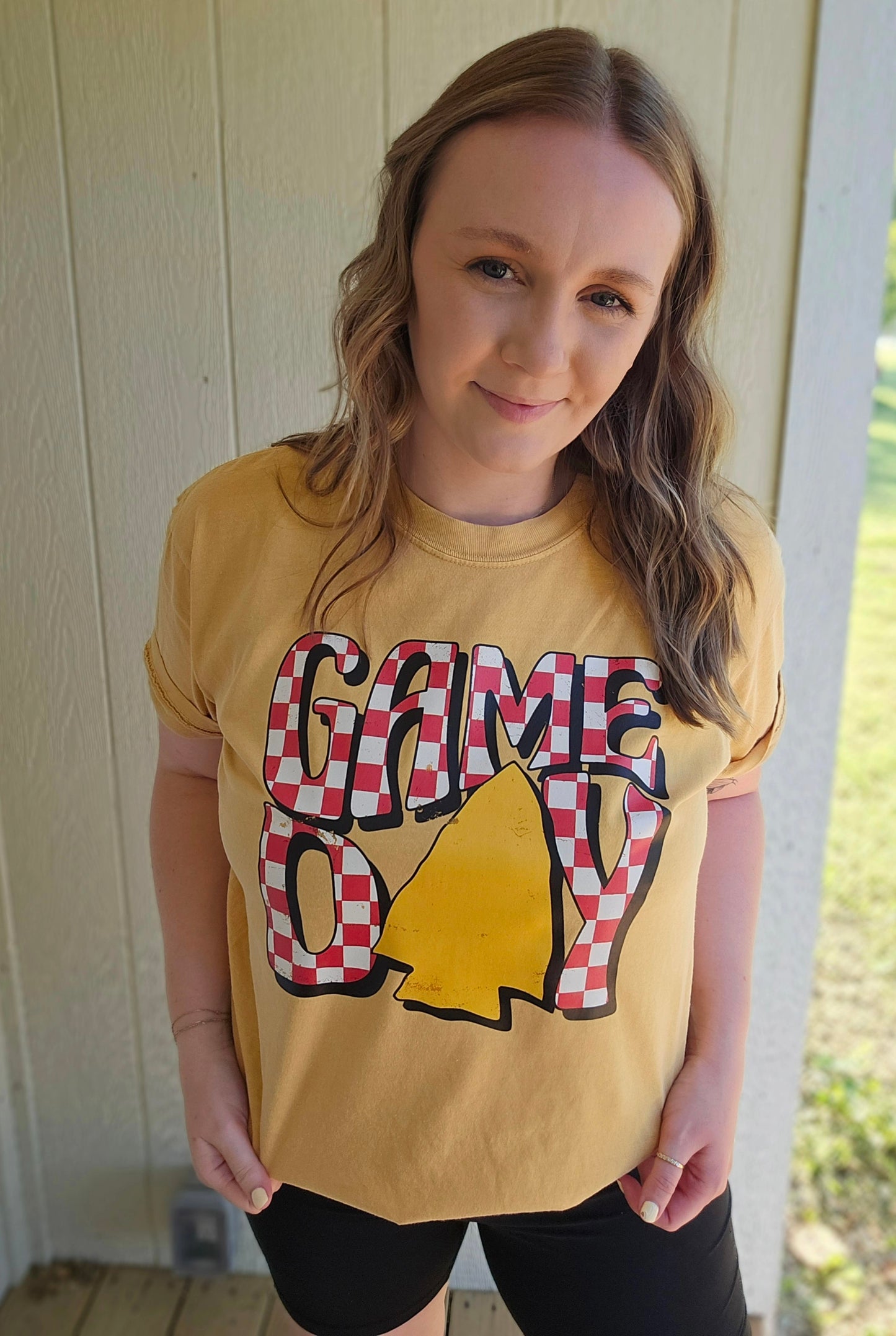 GAME DAY Arrow Mustard Vintage Wash Short Sleeve Tee