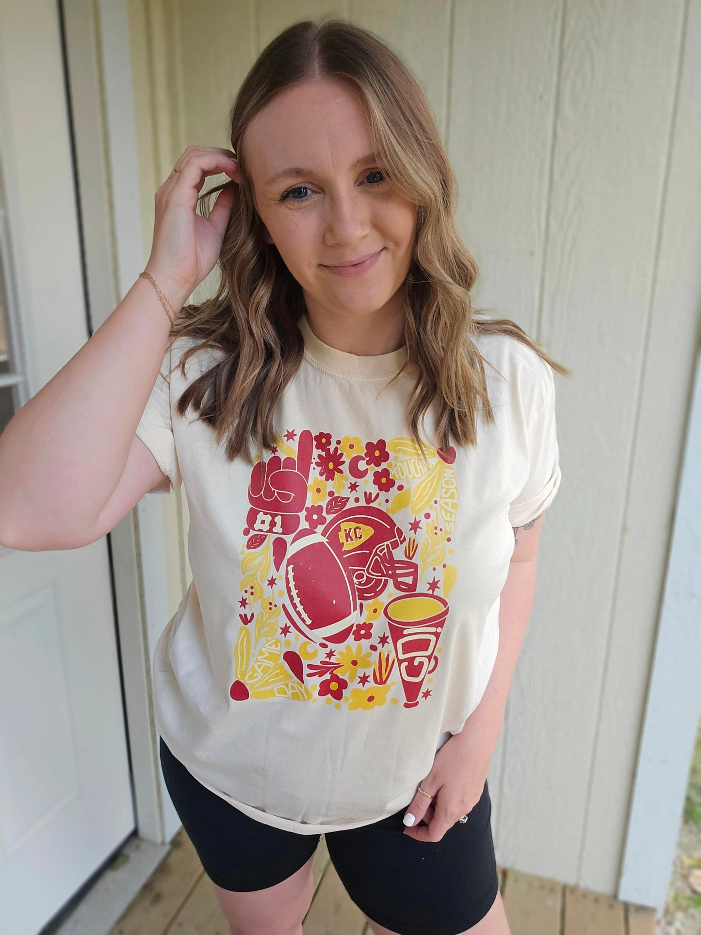 KC FLORAL COLLAGE Ivory Vintage Wash Short Sleeve Tee