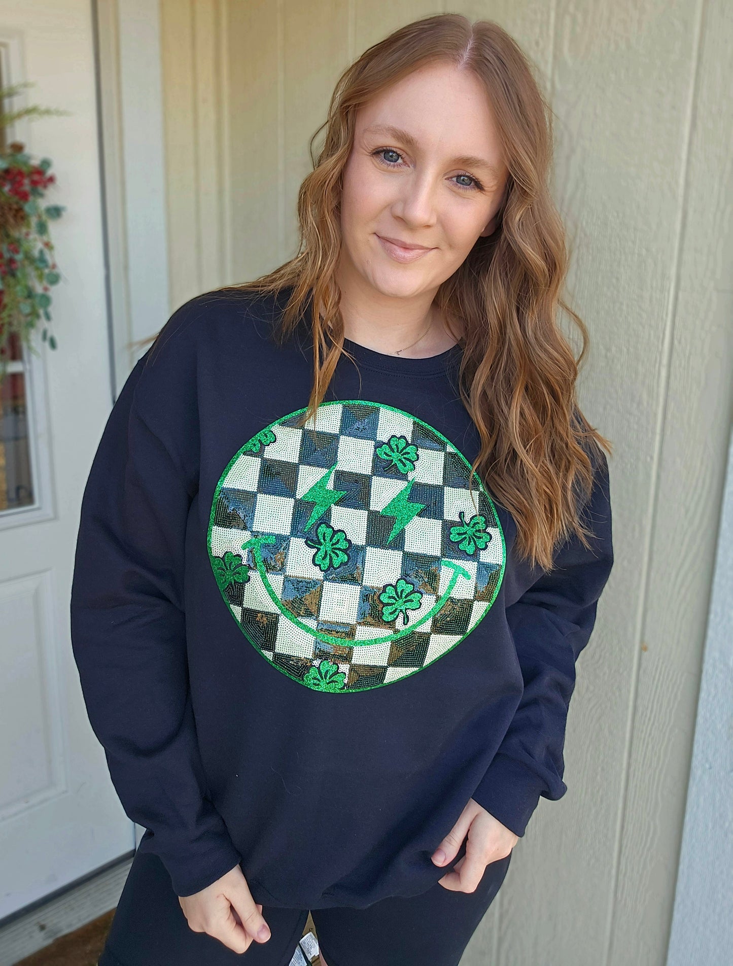 CHECKERED SHAMROCK Sequin Patch Black Crewneck