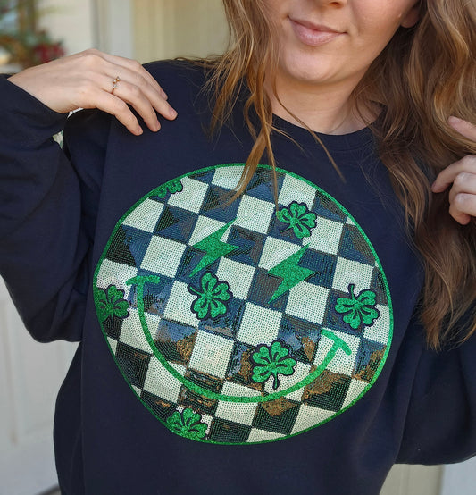 CHECKERED SHAMROCK Sequin Patch Black Crewneck