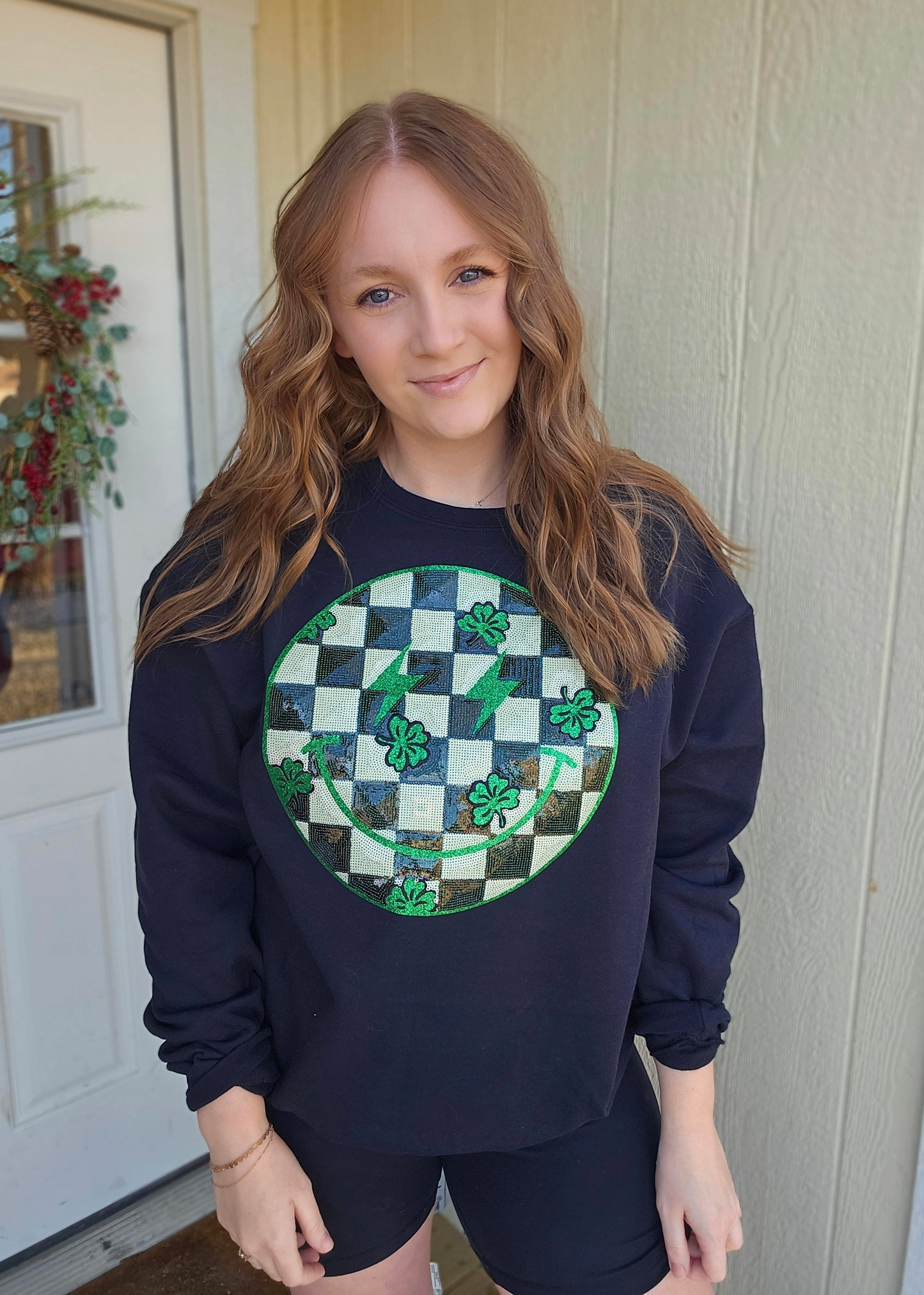 CHECKERED SHAMROCK Sequin Patch Black Crewneck